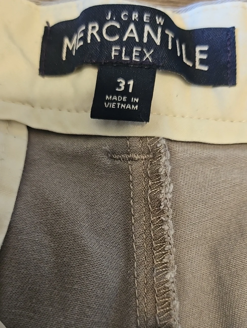 👖J. Crew Light Gray Men’s Chino Shorts